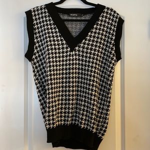 Houndstooth sweater tank - S/M never worn!